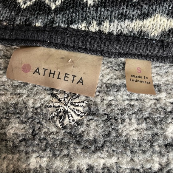 Athleta coat nordic fair isle long length women’s size small black gray faux fur - Picture 3 of 4